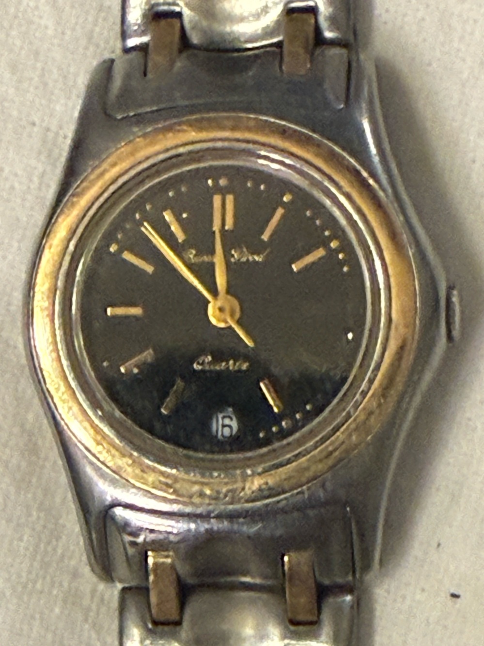Vintage Bulova Caravelle Two-Tone Quartz Watch – Black Dial – Date